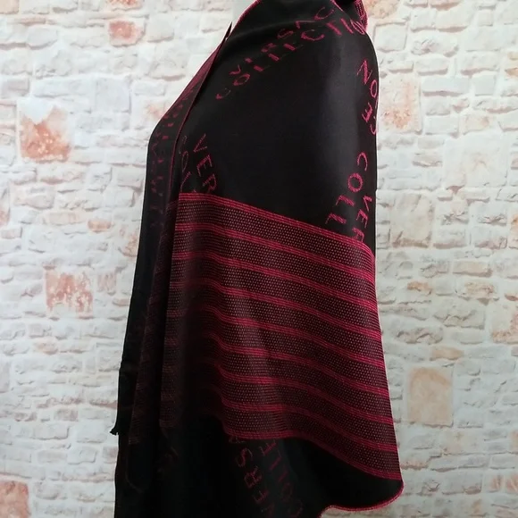 New Versace Logo Striped Scarf - Picture 7 of 13